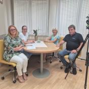 Zaposleni med snemanjem interne TV